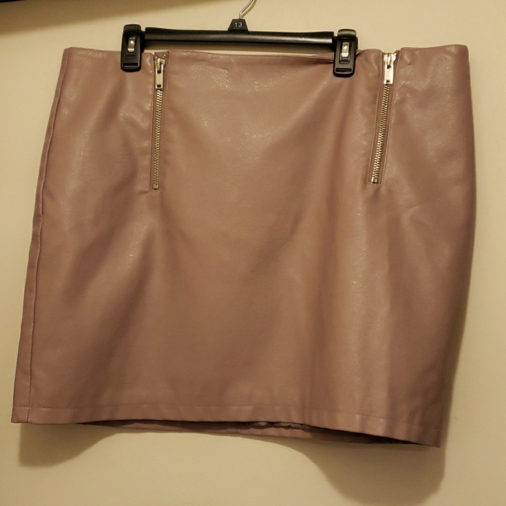 Forever 21 faux leather skirt 3X